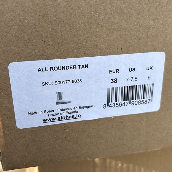 NWT Alohas All Rounder Chelsea Boots - Picture 10 of 11